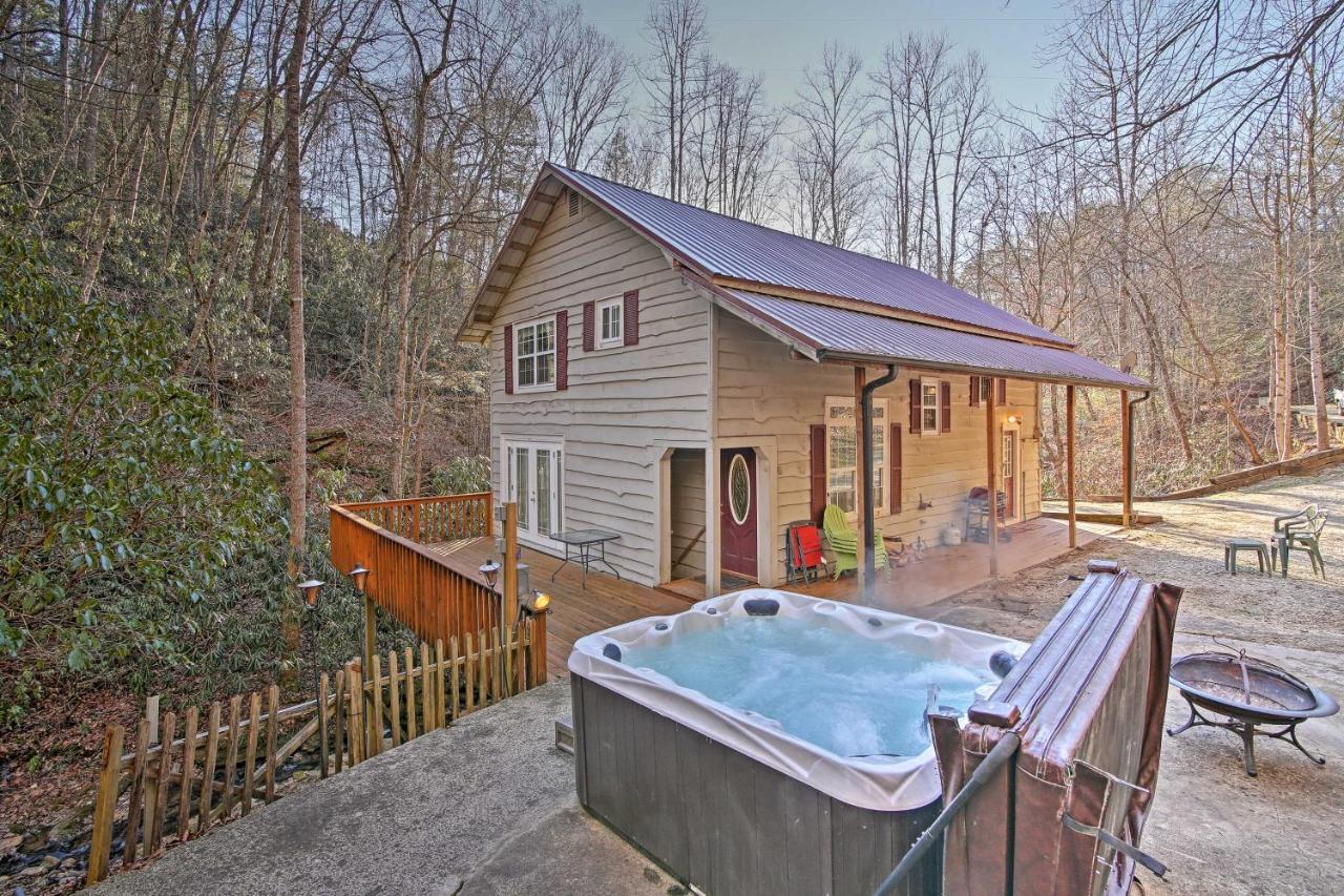 Bryson City Cottage With Hot Tub And Waterfall Views! Exterior photo