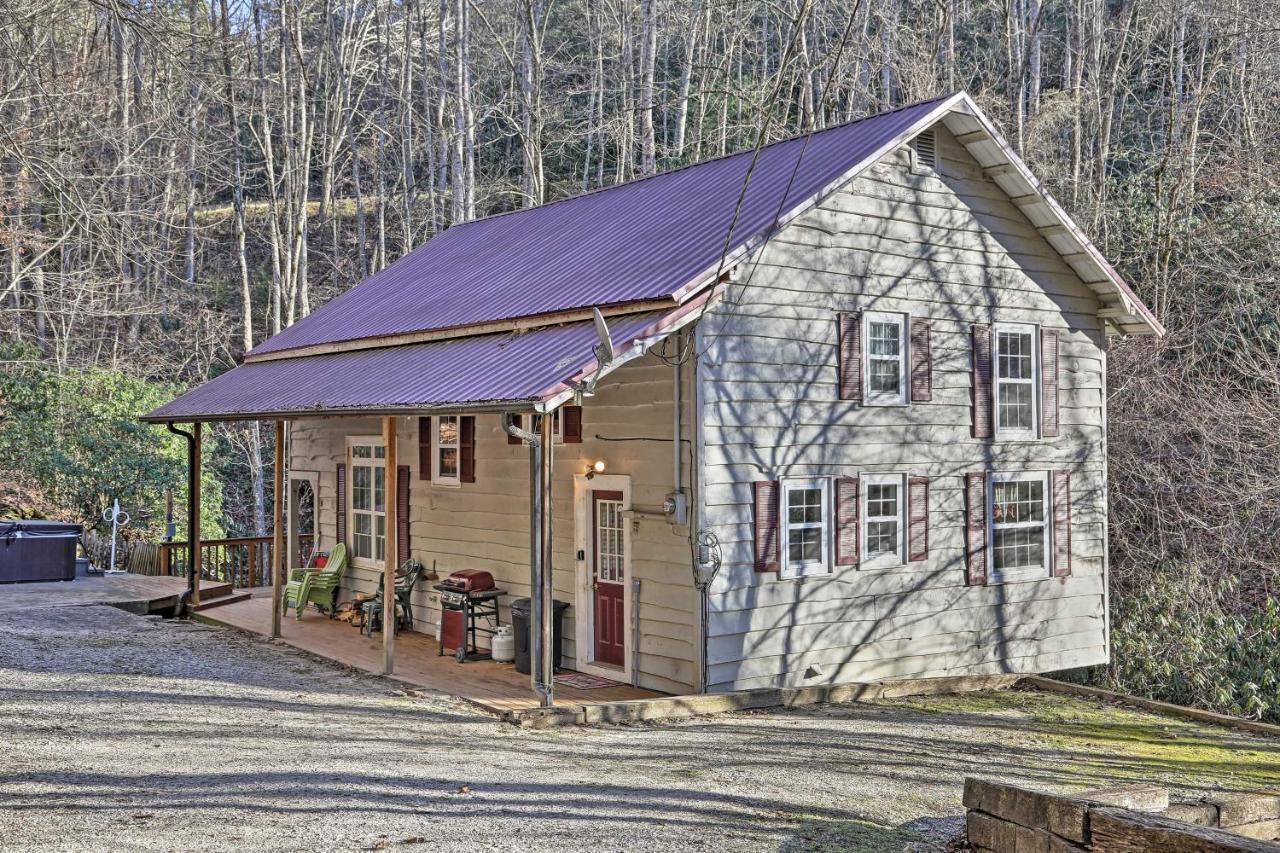 Bryson City Cottage With Hot Tub And Waterfall Views! Exterior photo